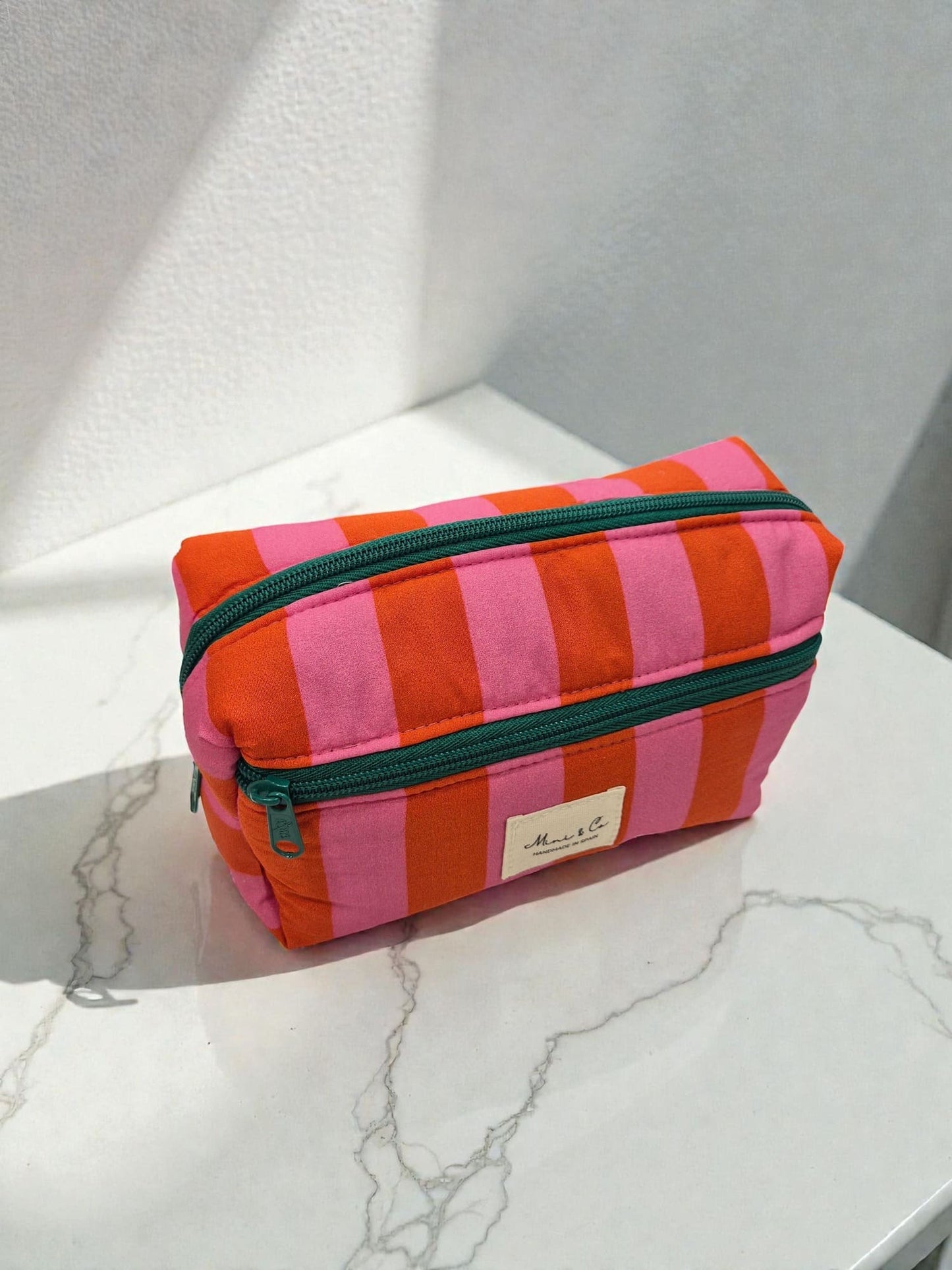 Neceser grande rayas rosas y rojas