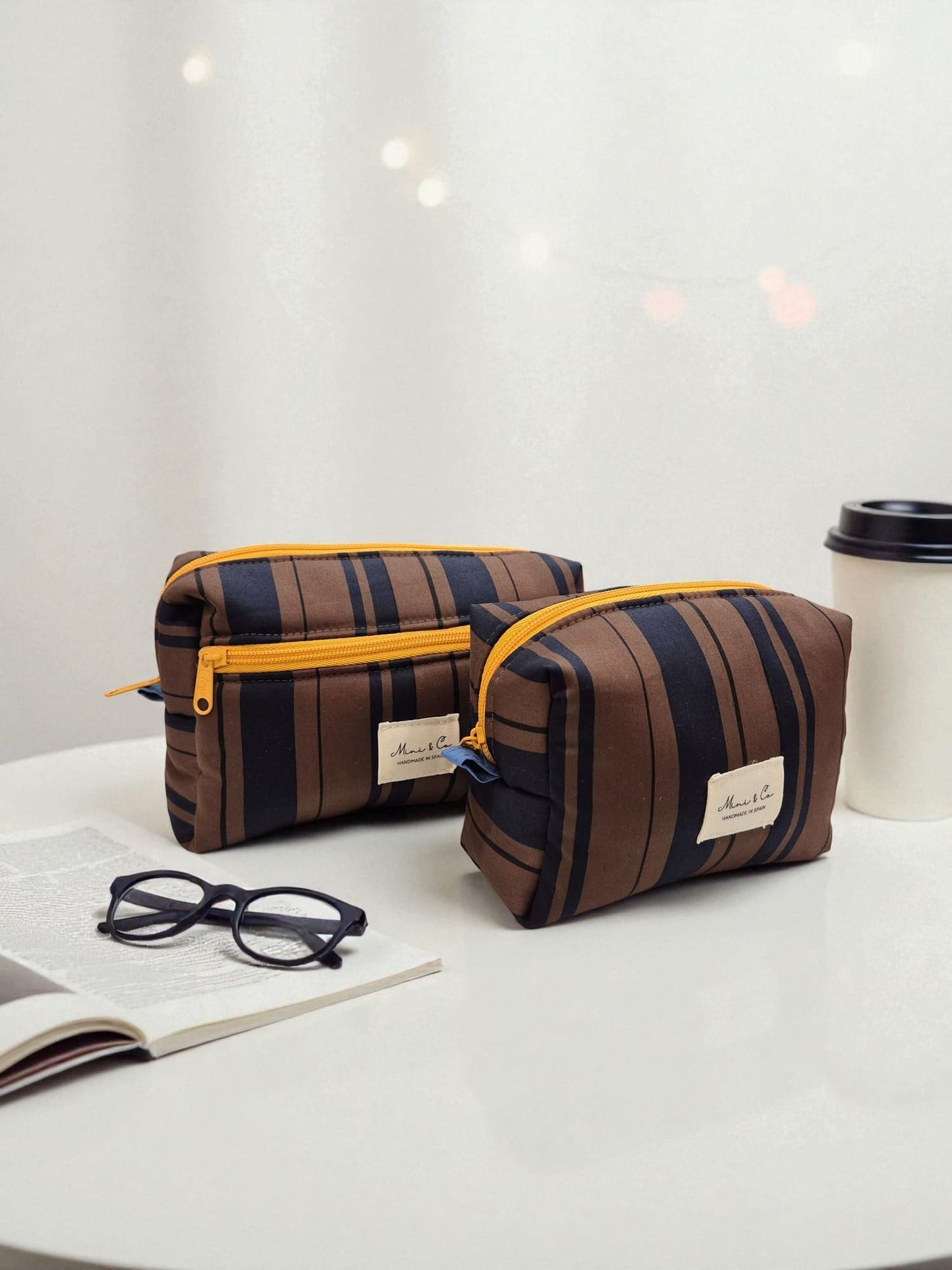 Neceser pequeño chocolate y marino