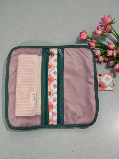 Neceser higiene fresas vintage